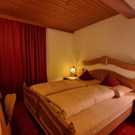 Hotel Garni Friedheim Sankt Anton am Arlberg Chambre photo